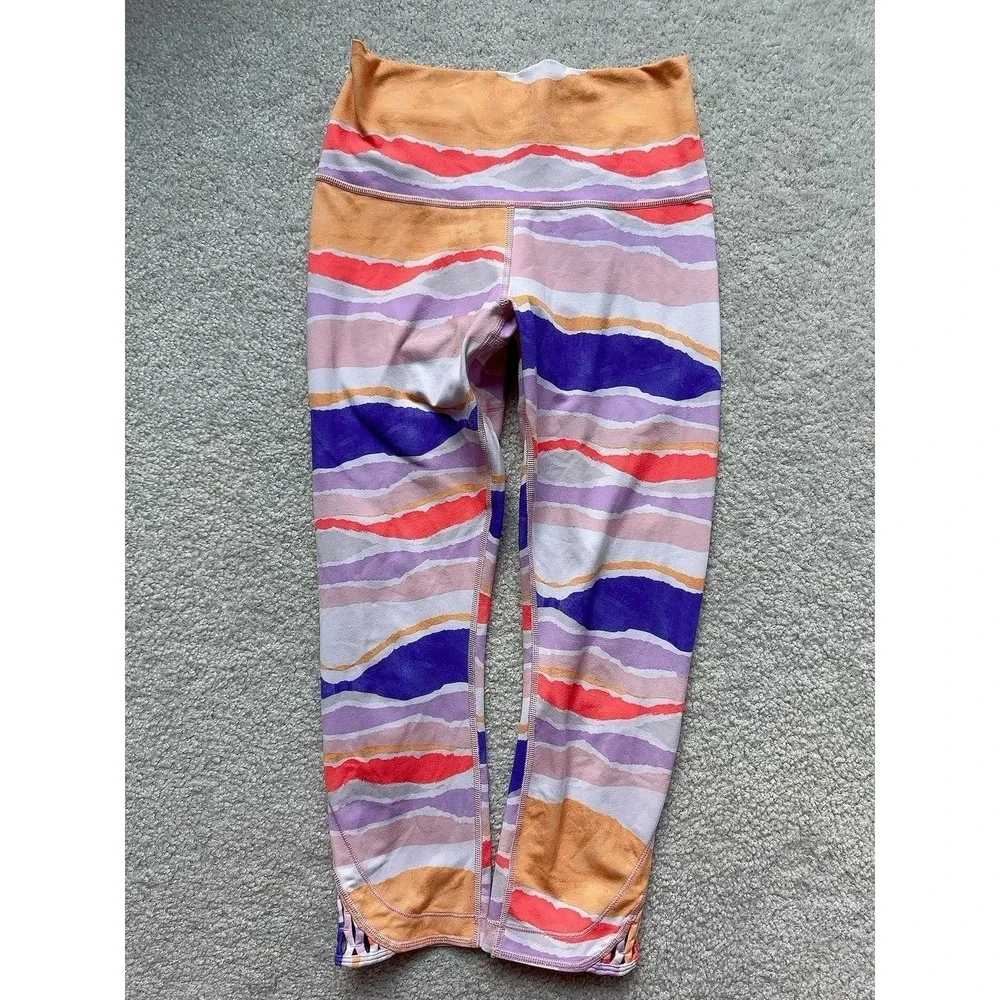 Lululemon True Self Crop Womens Leggings Size 6 Bleacher Stripe White Iris